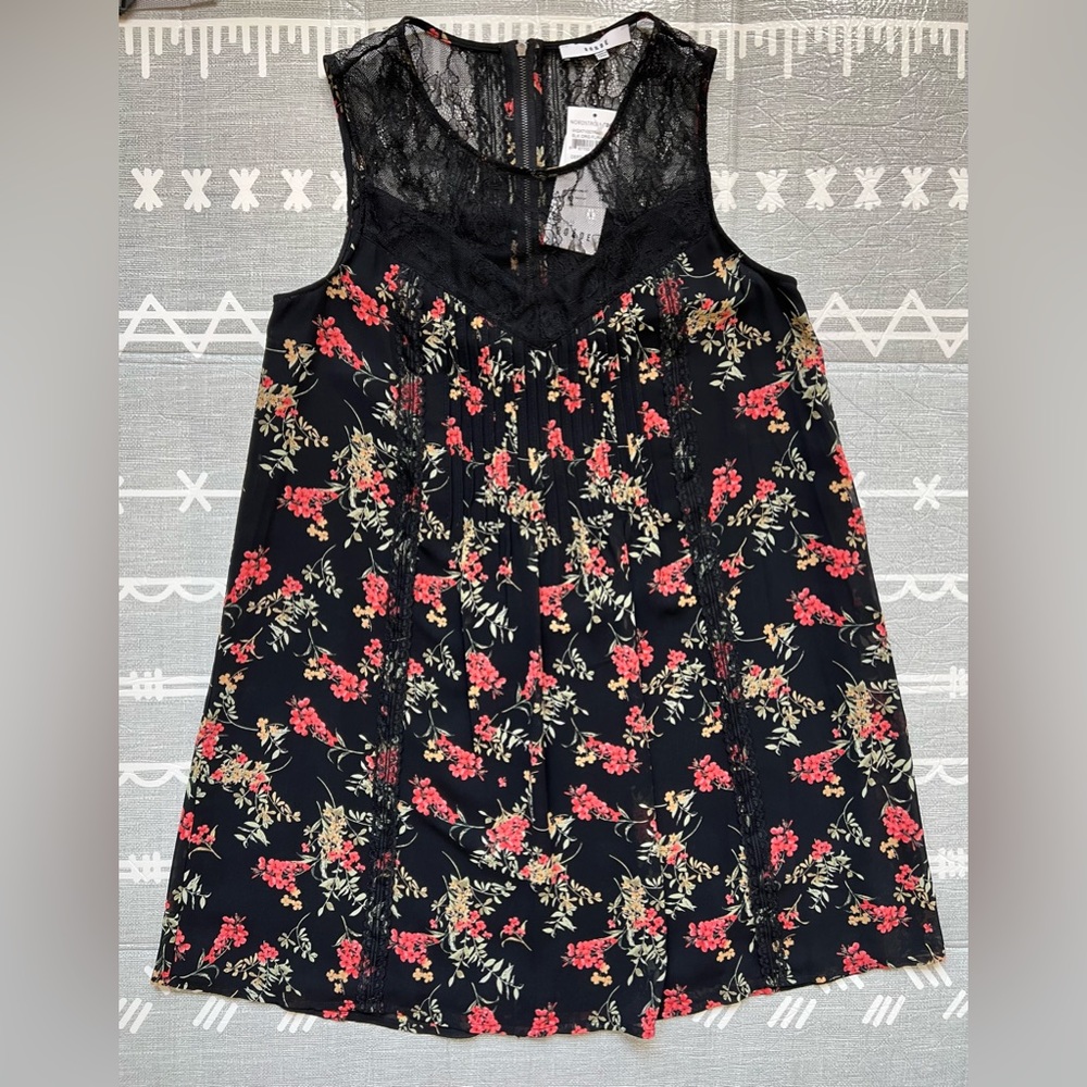 Ro & De Lace Inset Floral Mini Dress